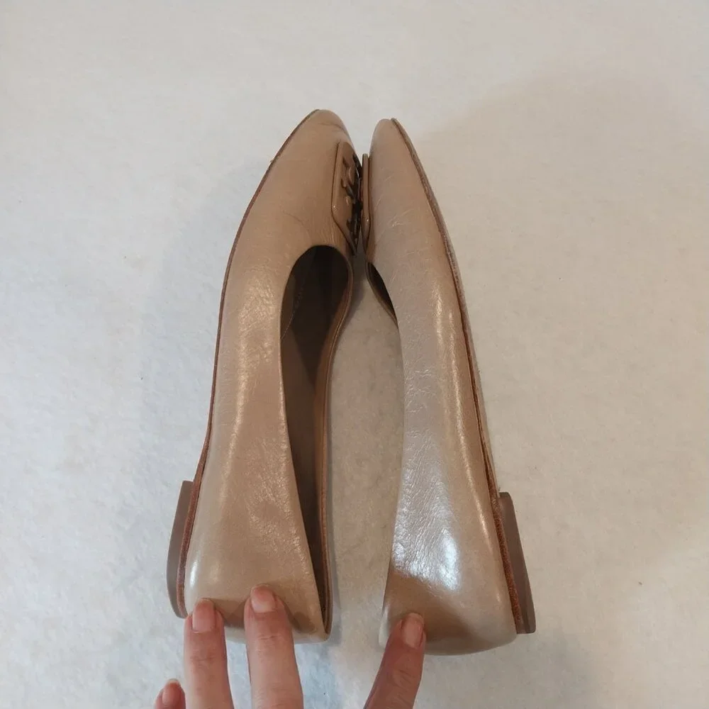 Tory Burch Flat Shoes Size 6 Beige Leather Logo Ballerina Slip On Nude.